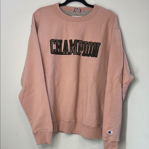 Champion Tops - Champion Women's Pink Oversized Crewneck Sweatshirt With Green Camo Size Large